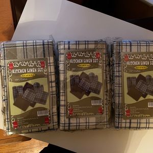 Kitchen Linen 3 Sets Of 9 Pc Cotton Navy/Beige all
3 Sets $12 in package NWT